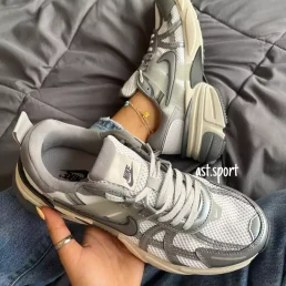 نایک وی تو کی سفید طوسی | Nike V2K Run platinum